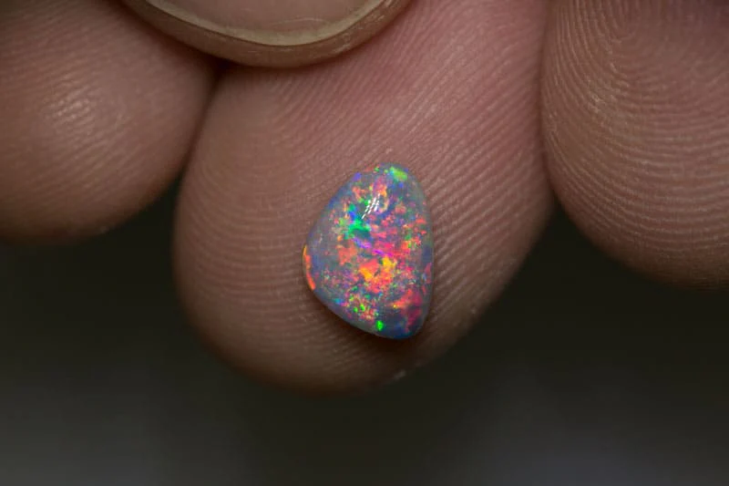 0.92 ct dark opal gem 9x6x2.5mm - Image 4