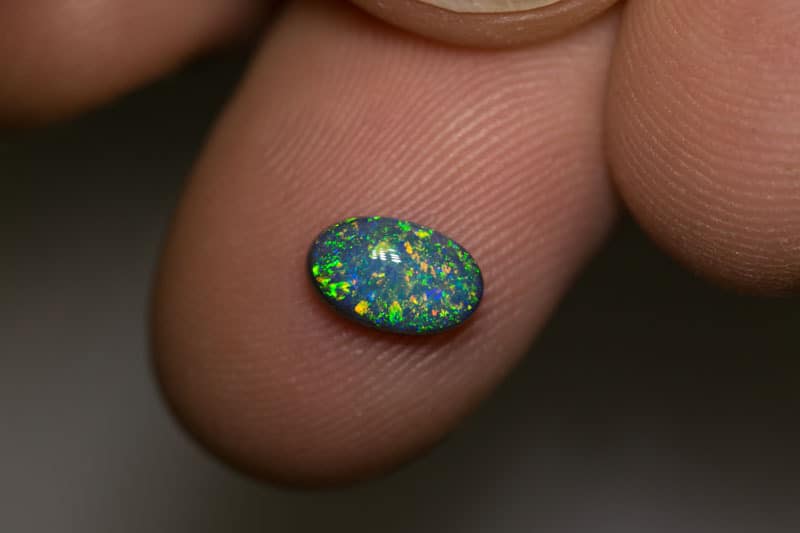 0.93 ct black opal 8x5x3mm - Image 2