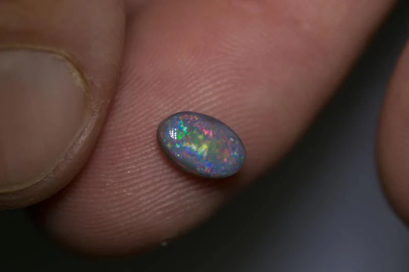 0.93 ct dark opal 8x5x3mm - Image 3