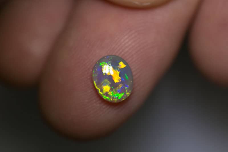 0.93 ct gem crystal opal 7.5x6x3mm - Image 2