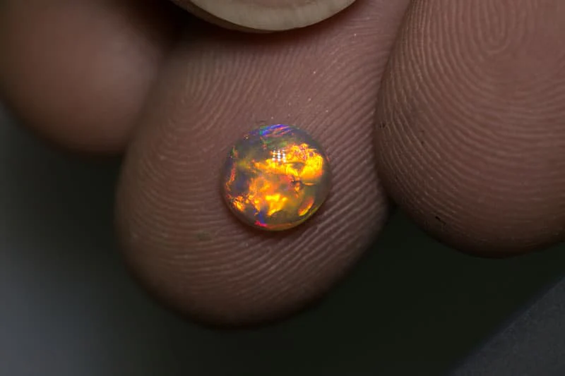 0.94 ct gem double sided crystal opal 7mm round x 3mm - Image 3