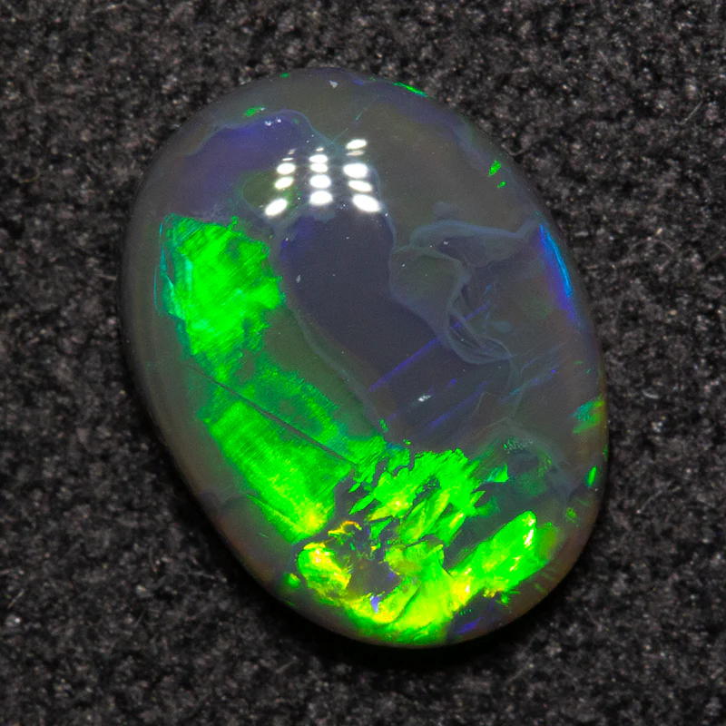 0.95 ct black opal 8.6x6.5x2.6mm - Image 3