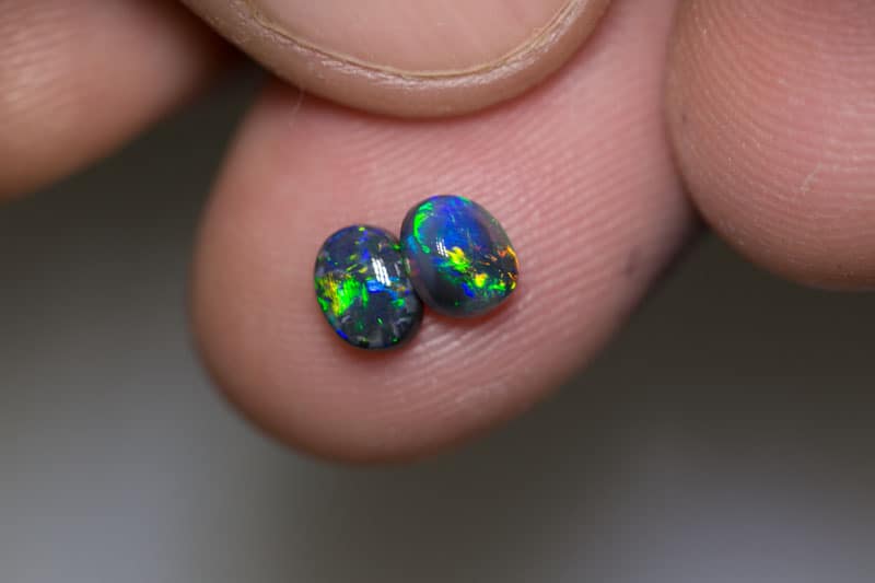 0.95 ct gem black opal pair 5x4mm - Image 4