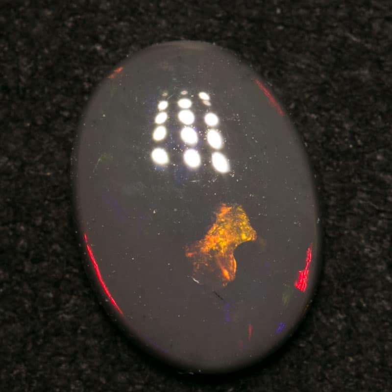 0.96 ct black opal 8.5x6x2mm - Image 3