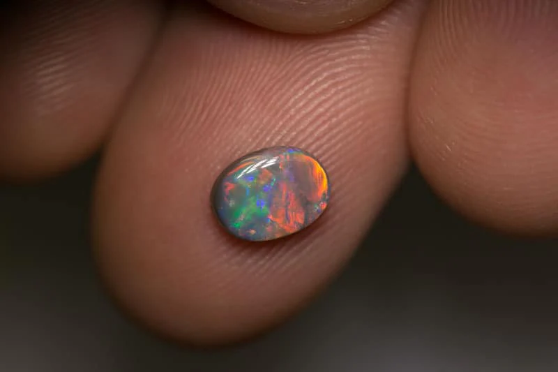 0.96 ct dark opal 7.5x5.5x3mm - Image 3