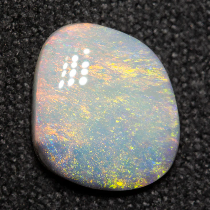 0.96 ct white opal 9.1x7.9x2.3mm - Image 2
