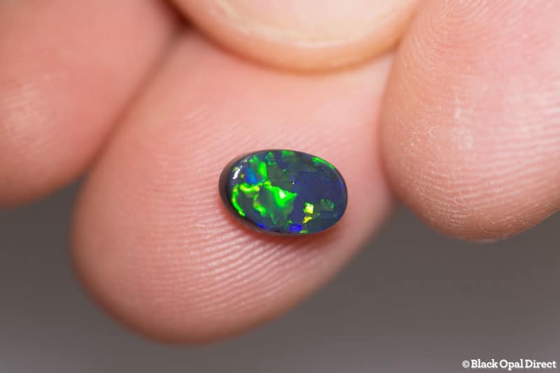 0.98 ct black opal 8.5x5.5x2.5mm - Image 2