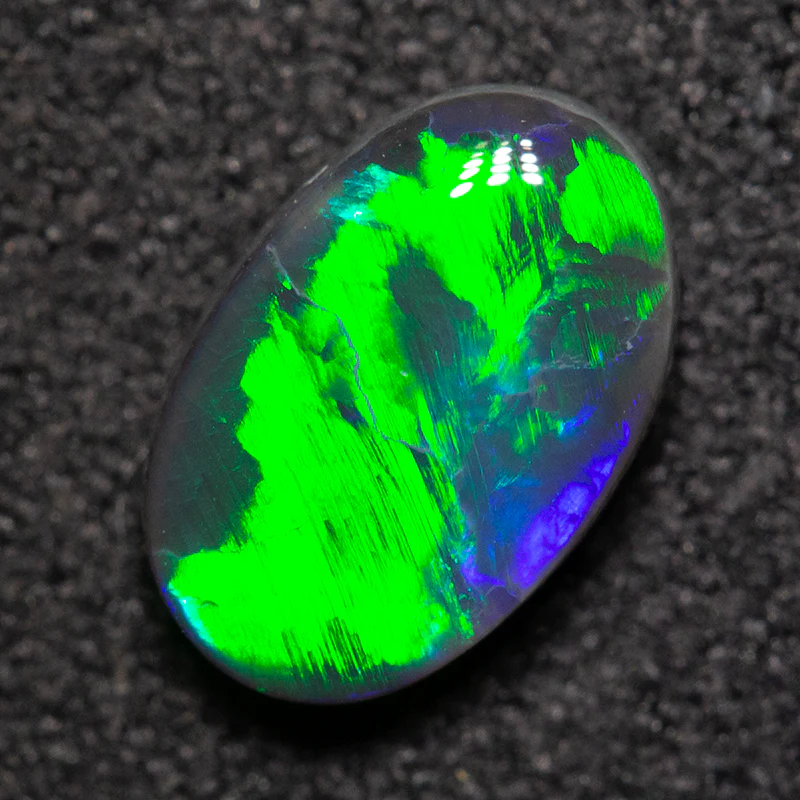 0.98ct black opal 8.3x5.5x3mm - Image 3