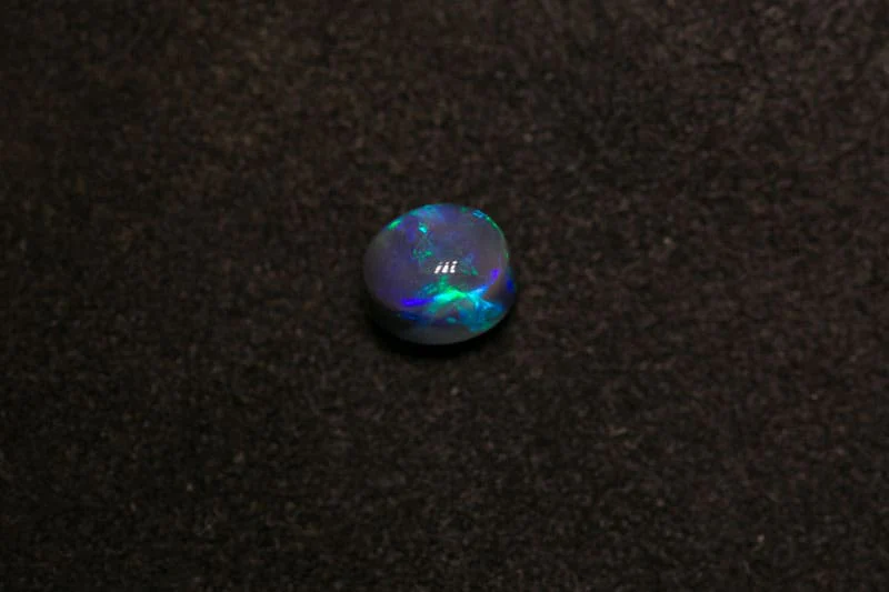1.00 ct black opal 6.5x5x4.5mm - Image 2