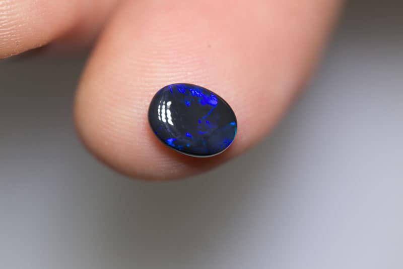 1.00 ct black opal 7x6x3mm - Image 2