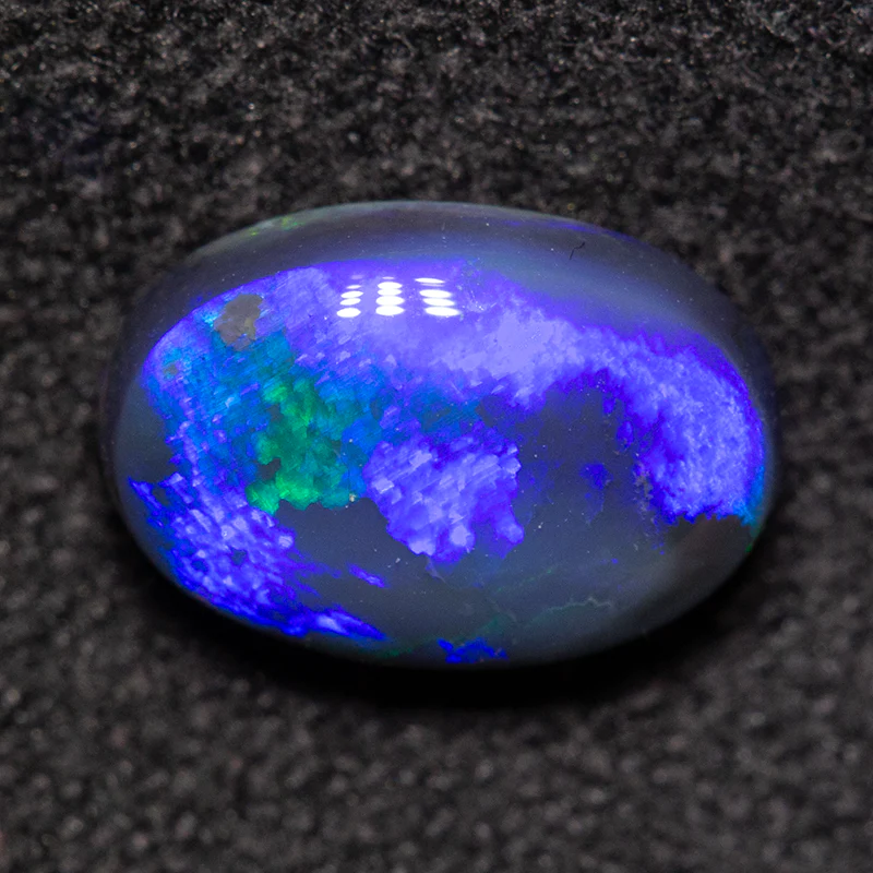 1.03 ct black opal 8.5x5.8x3.3mm - Image 3