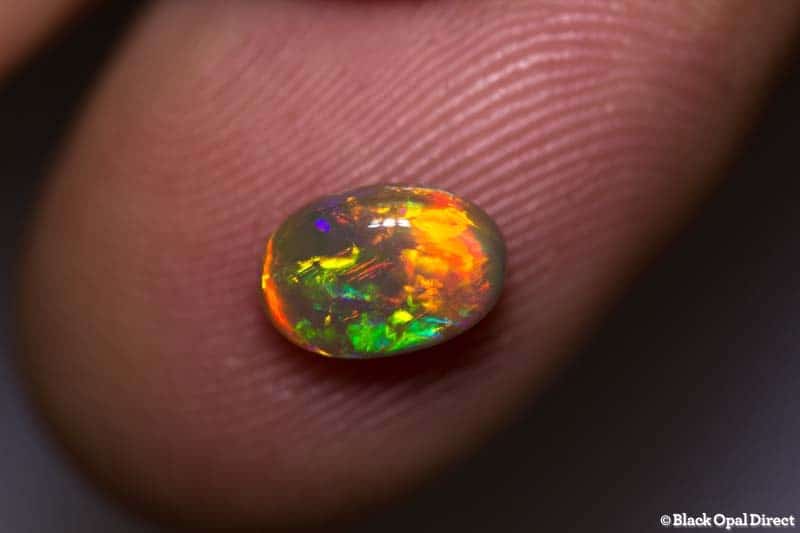 1.03 ct crystal opal 8x5x3mm - Image 3