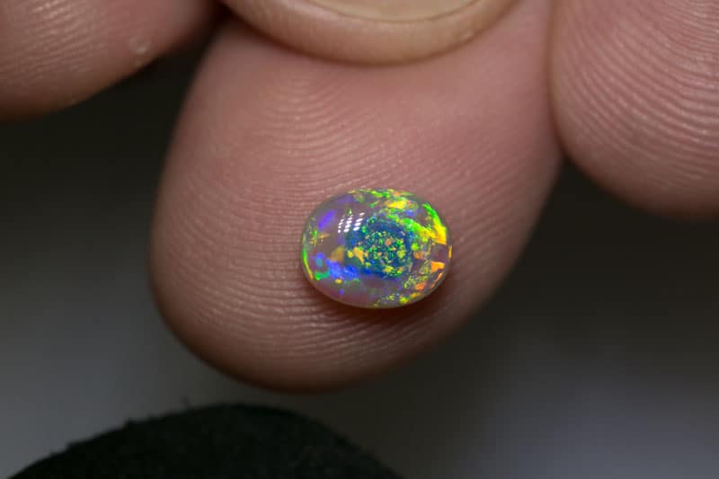1.04 ct crystal opal 8x6x3mm - Image 2