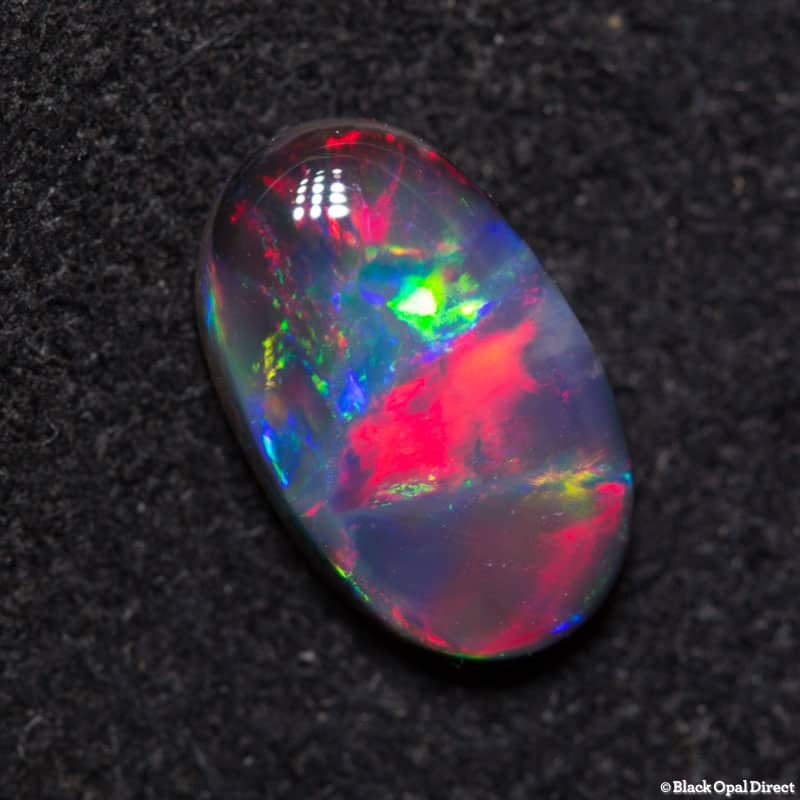 1.04 ct gem black opal with Pidgeon blood red 9x5x2.8mm - Image 3