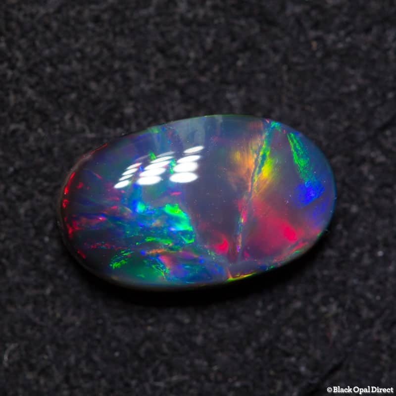 1.04 ct gem black opal with Pidgeon blood red 9x5x2.8mm - Image 4