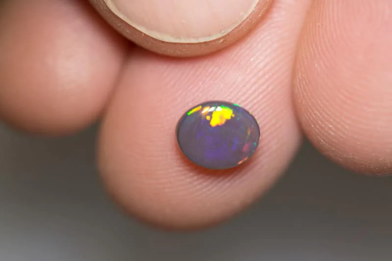 1.05ct black opal 8x6x3mm - Image 2