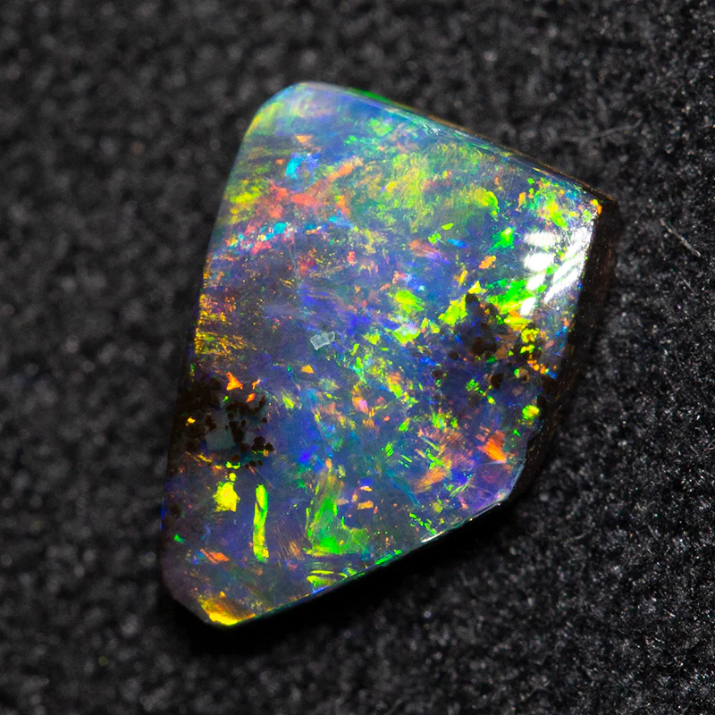 1.06 ct boulder opal 7.9x5.3x2.7mm - Image 2