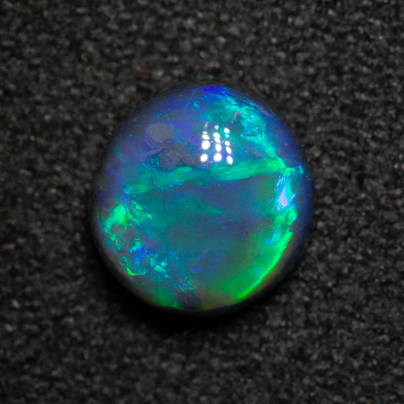 1.08 ct black opal 6.6x6.3x3.9mm - Image 2