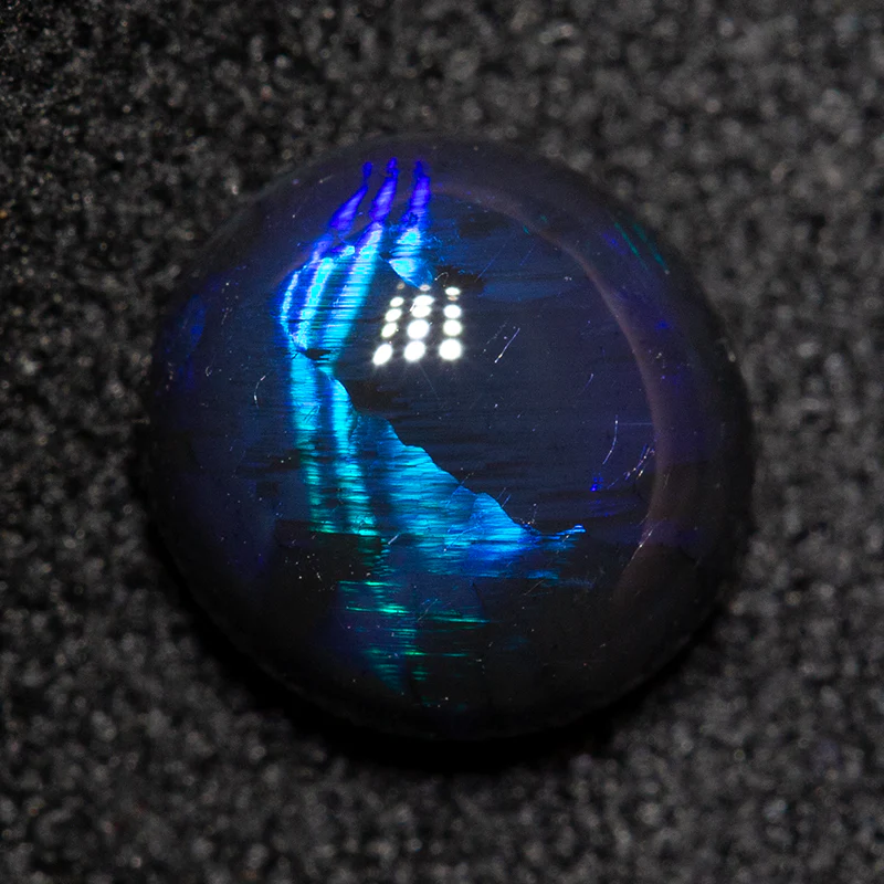 1.09 ct black opal 7.2x6.8x3.2mm - Image 2