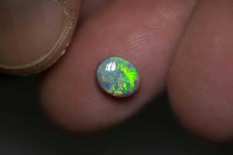 1.09 ct dark opal 7x6x3.5mm - Image 3