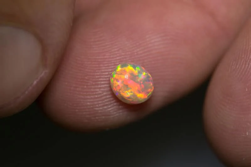 1.09ct gem crystal opal double sided 6.5x5x4.5mm - Image 4