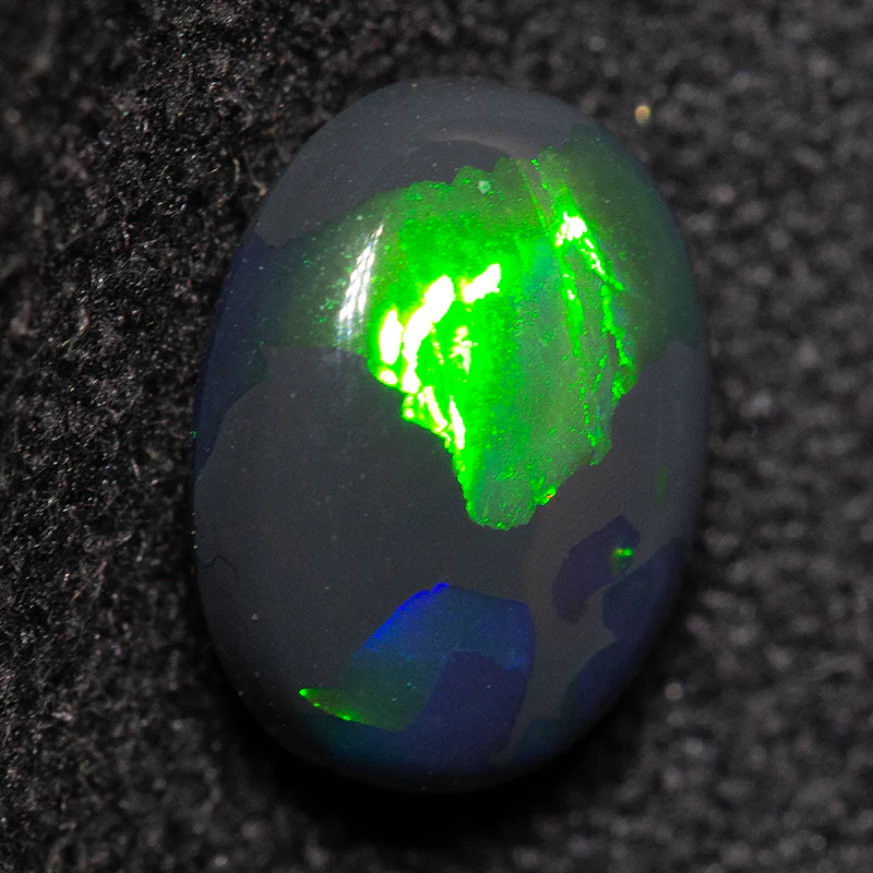 1.12 ct black opal 7.9x6x3.5mm - Image 2
