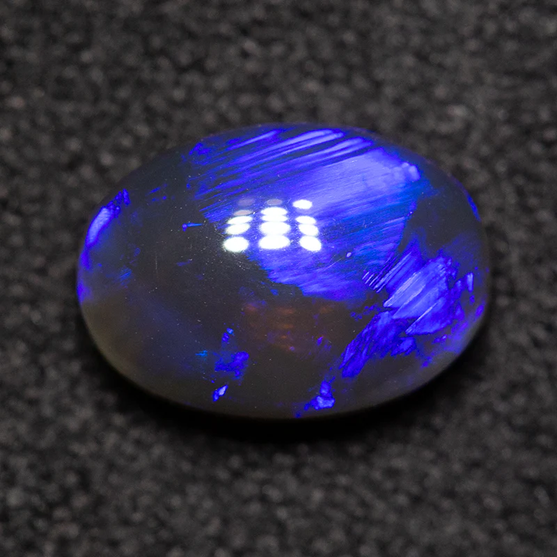 1.15 ct black crystal opal 8.2x5.9x3.6mm - Image 2