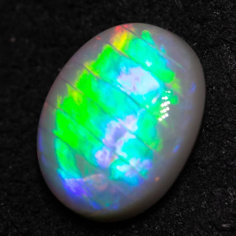 1.17 ct dark fish scale pattern opal 8.3x6.8x3.2mm - Image 3