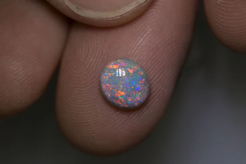 1.22 ct dark opal 8x7x3mm - Image 2