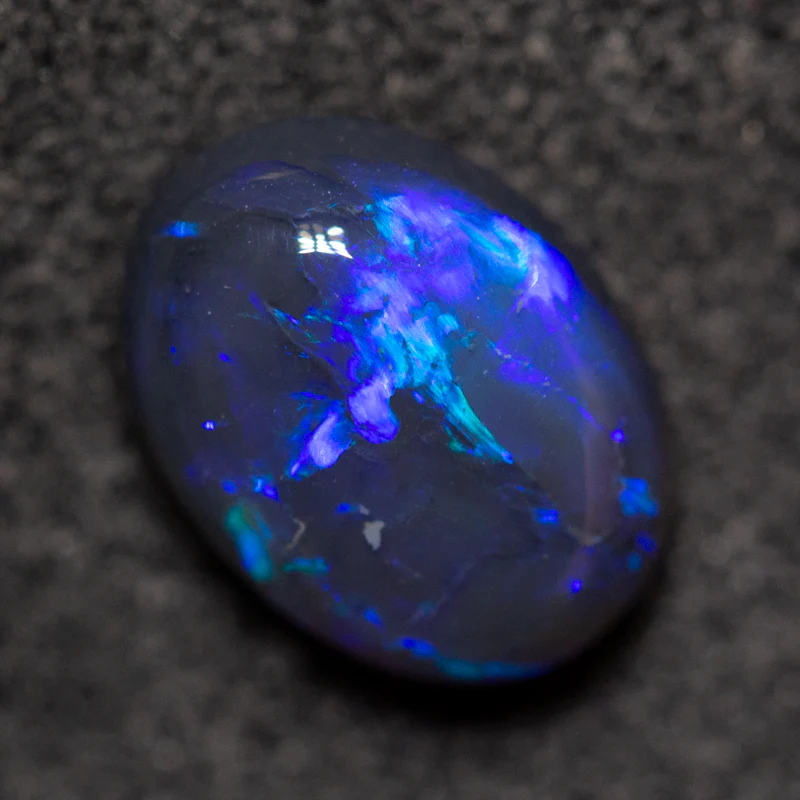 1.23 ct black opal 8.3x6.1x3.9mm - Image 2
