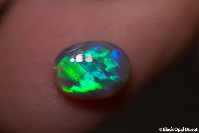 1.26 ct semi black crystal opal 8.5x6x3 - Image 2