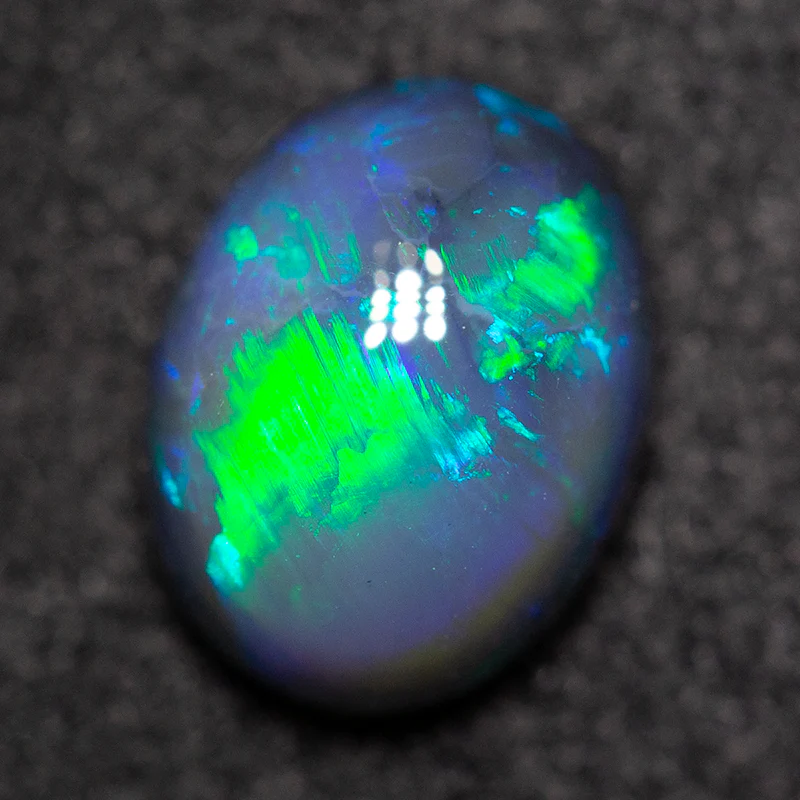 1.27 ct black opal 7.9x6.1x4.5mm - Image 2