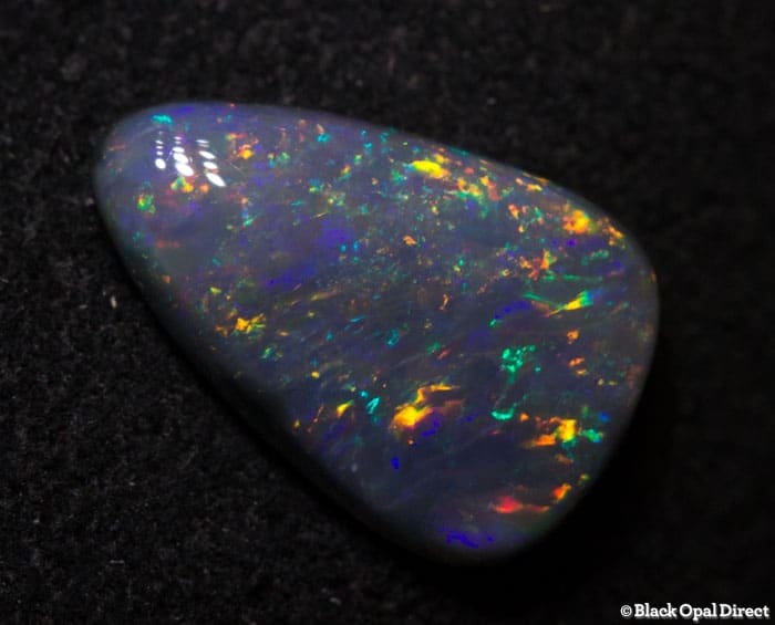 1.29 triangle semi black opal 11x7x2mm - Image 3