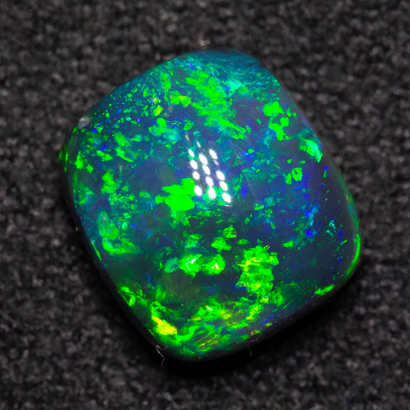 1.30 ct black opal 7.3x6.4x4.1mm - Image 2