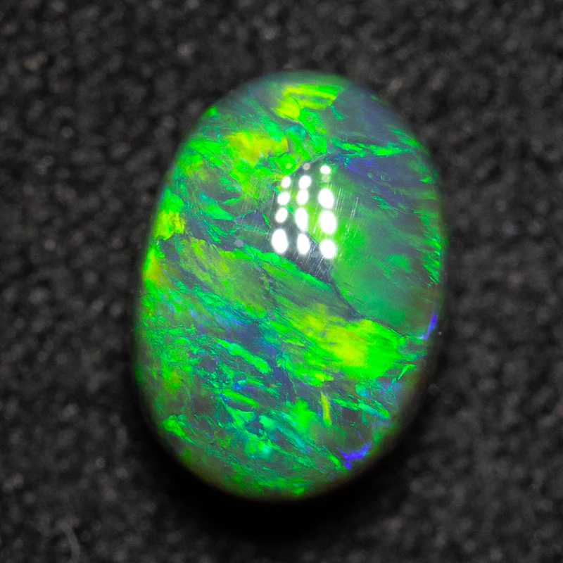 1.31 ct black opal 7.4x5.4x4.8mm - Image 2