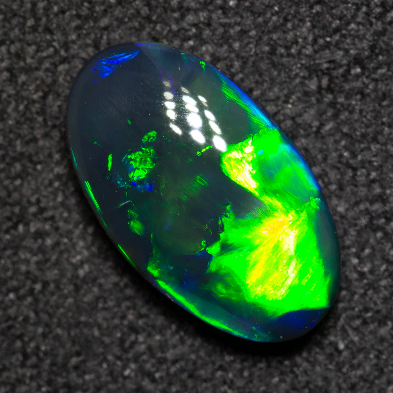 1.33 ct black opal 10.7x6.3x3mm - Image 3