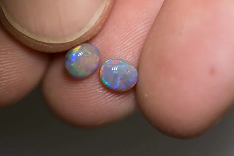 1.33 ct dark opal pair 6x5x3mm - Image 4