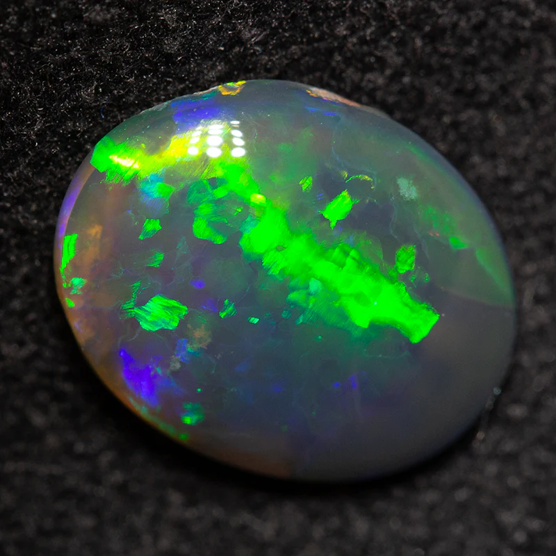 1.34 ct black opal 9.5x7.6x3.1mm - Image 2