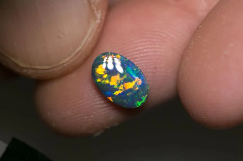 1.35 ct black opal gem 10x7x3mm - Image 5