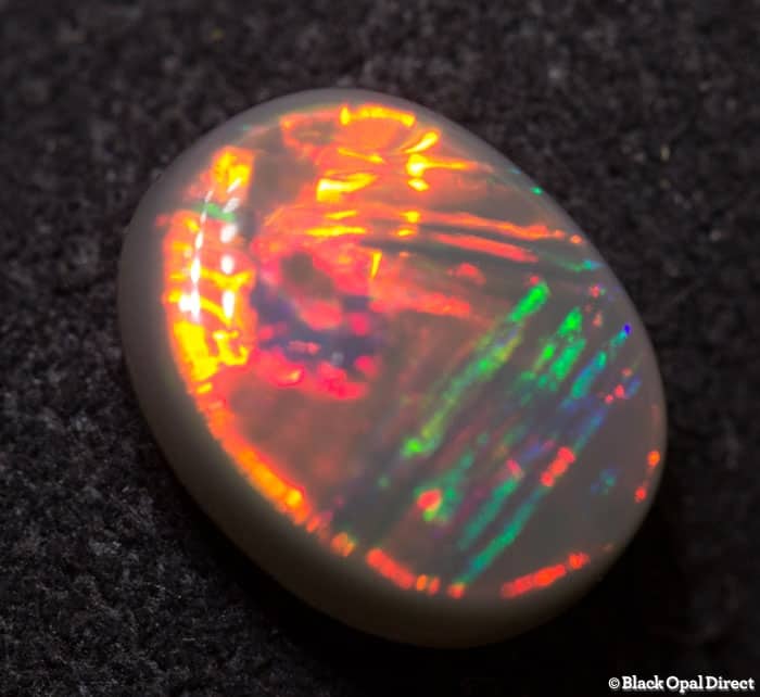 1.35 ct semi black opal 8.5x7x3.5mm - Image 2