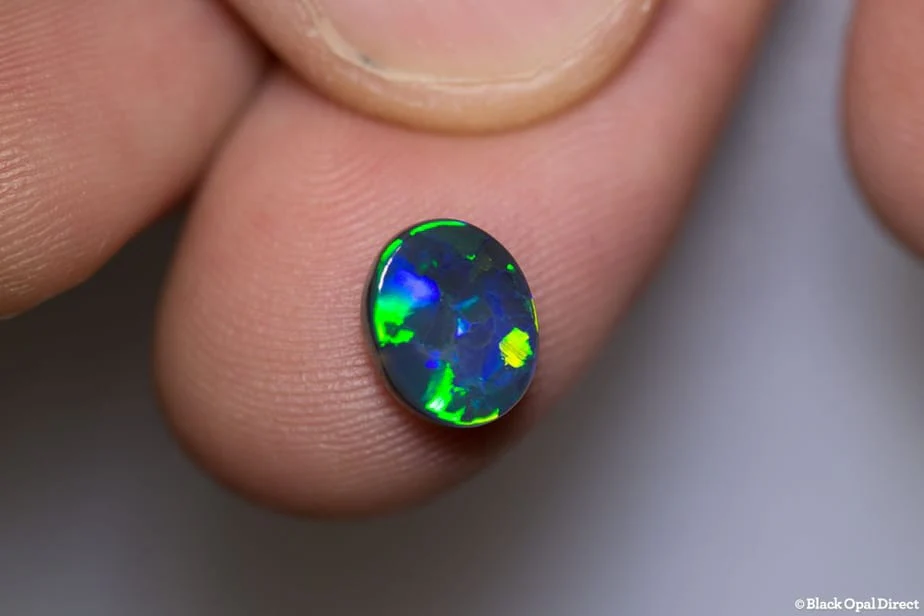 1.37 ct black opal 9x7.5x3mm - Image 2