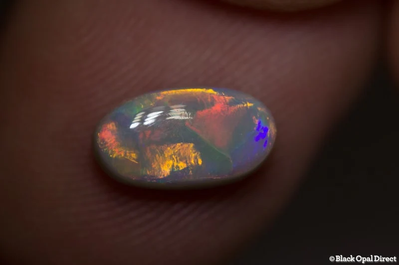 1.44 ct white opal 10x5.5x4mm - Image 2