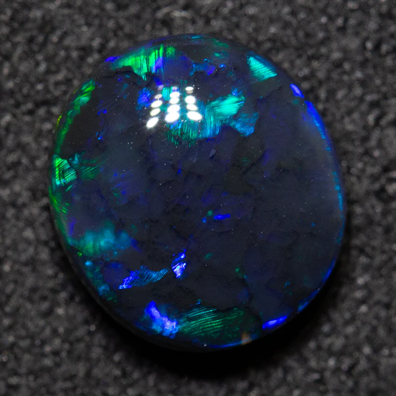 1.46 ct double-sided black opal 8.1x7.3x3.7mm - Image 3