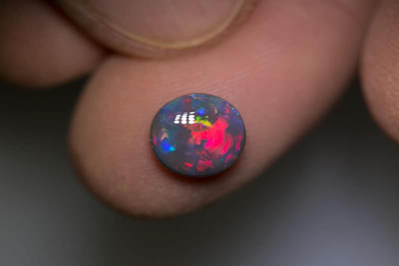 1.48 ct pink on black opal 8.8x7.7x3mm - Image 3