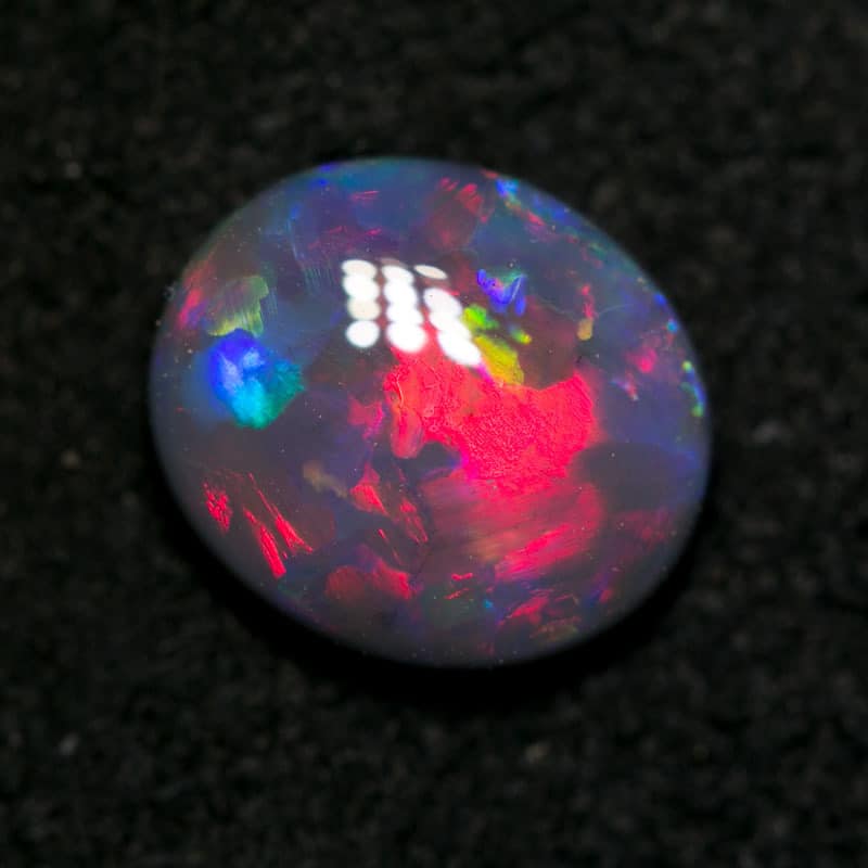 1.48 ct pink on black opal 8.8x7.7x3mm - Image 4