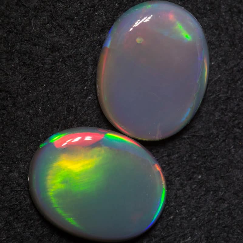 1.50 ct black opal pair 8x6.3x1.9mm - Image 2