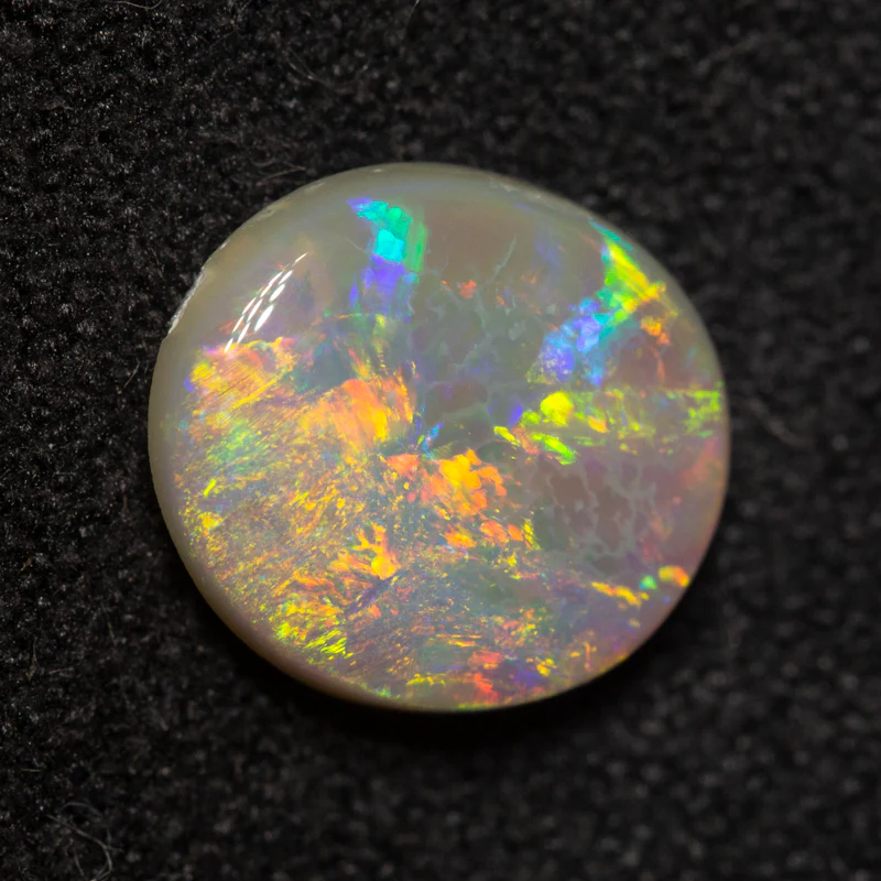 1.54 ct white opal 9.5x8.5x3mm - Image 3