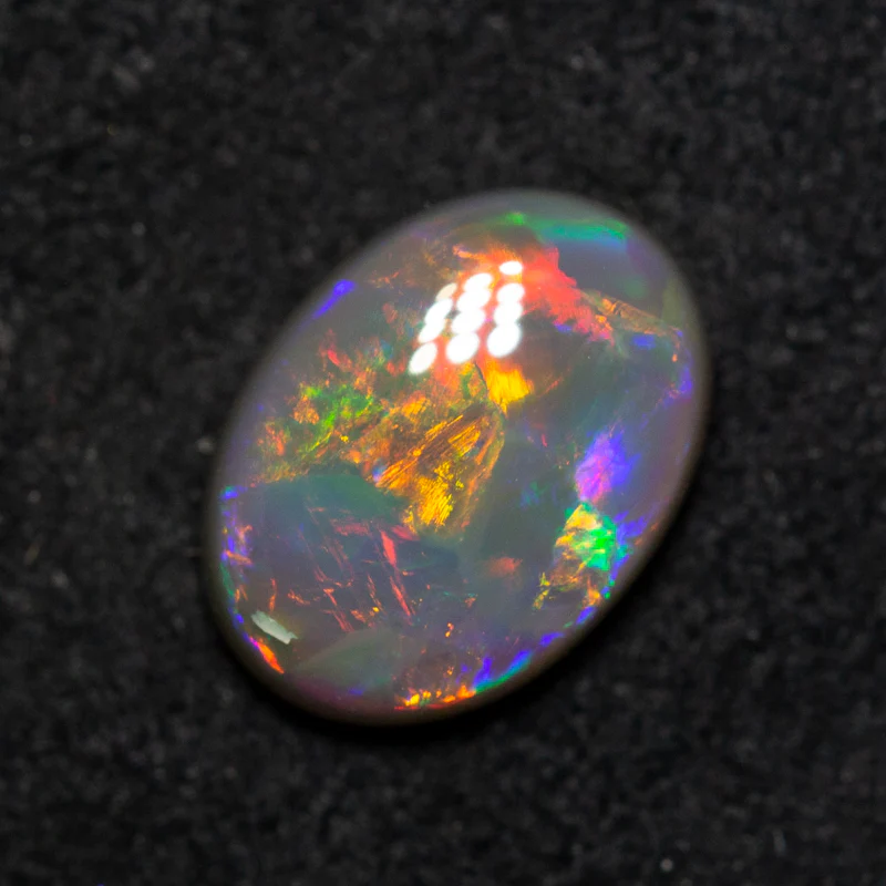 1.56 ct dark opal 9.6x7.1x3.6mm - Image 2