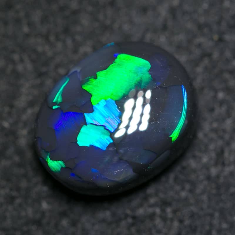 1.57 ct black opal 8.5x7x4mm - Image 3