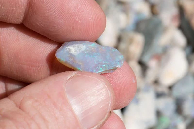 1.6 kilos of rough opal - Image 2